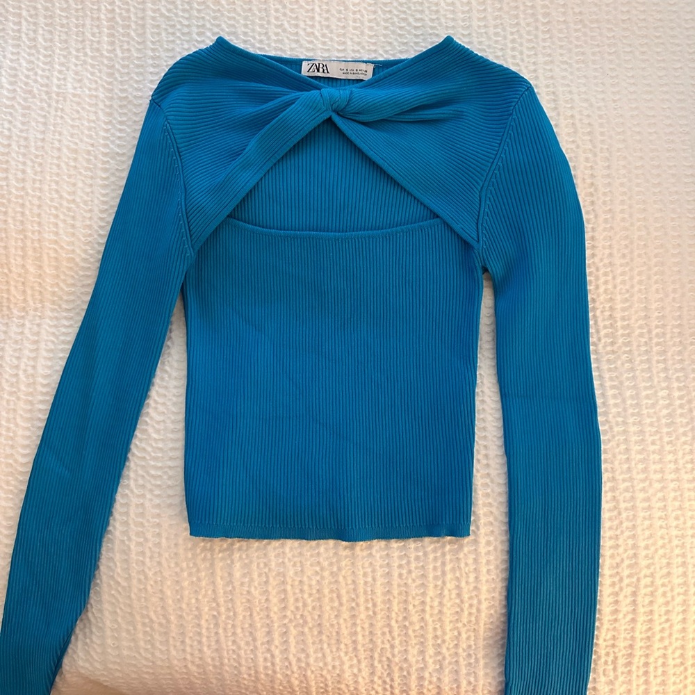 Zara long sleeved top, size S, super cute!